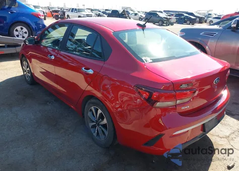 2021 Kia Rio S z USA, uszkodzony, nr VIN 3KPA24AD9ME387216